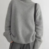 Amaya | Luxurious Cashmere Turtleneck Sweater